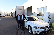 Inhaber Karl-Heinz Kahle (l.) und Geschäftsführer Thomas Keller. Foto: Autohaus Kahle